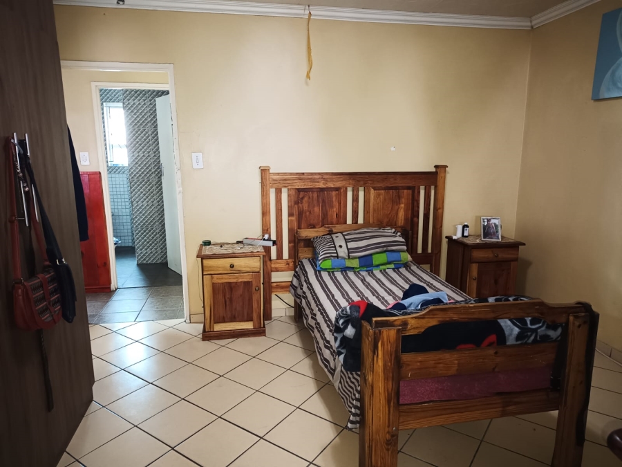 4 Bedroom Property for Sale in Park Village Western Cape